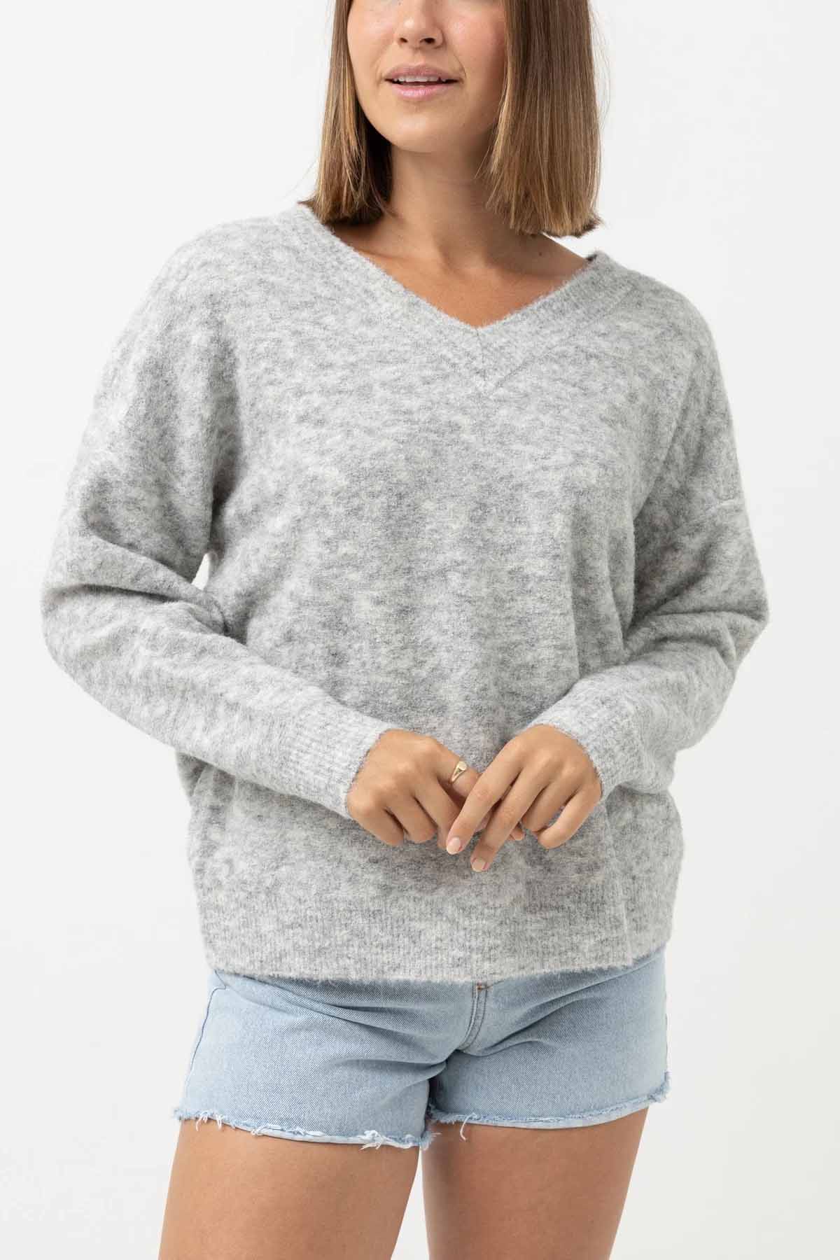 MOONSTONE OVERSIZED V NECK