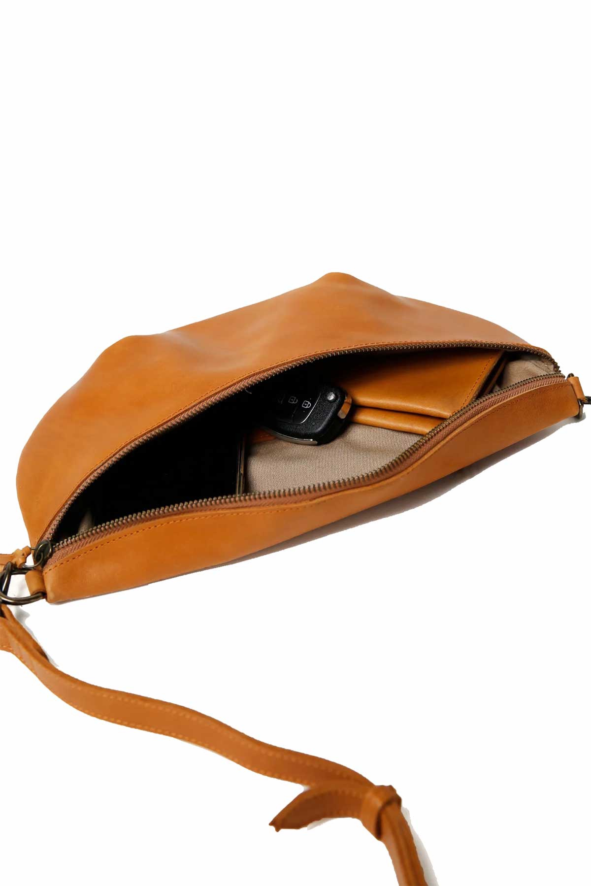 able berkeley belt bag in cognac inside view