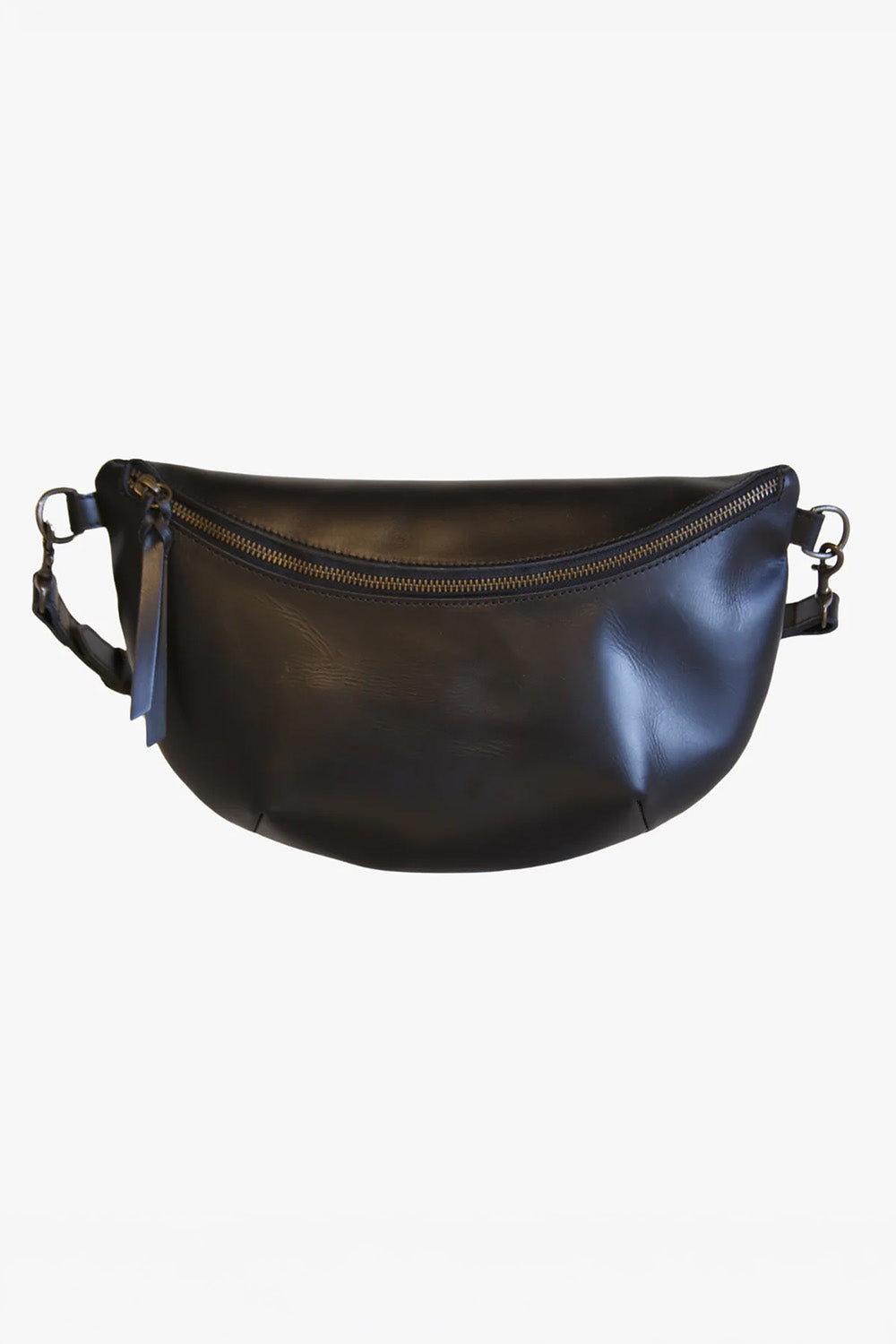 able berkeley belt bag pebbled black front