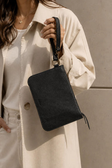 able semhal wristlet pebbled black model
