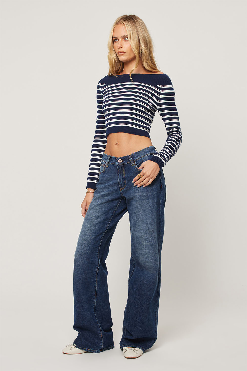 Abrand - A 99 Low and Wide - Paige - Side