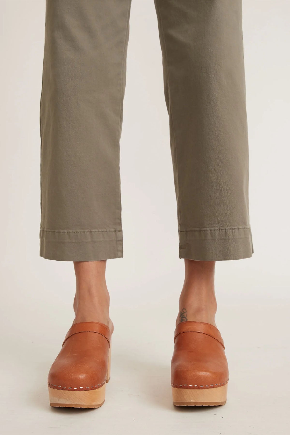 BRIDGET CROP PANT - DUSTY OLIVE