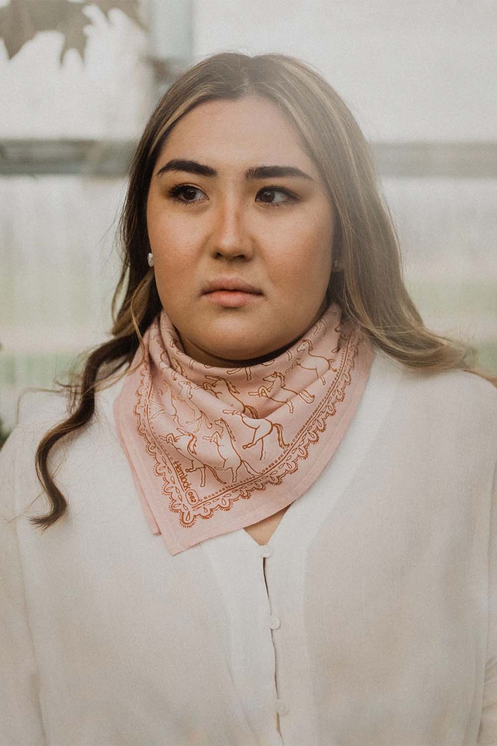 Handker Bandana - Horses Bandana - Pink - Model