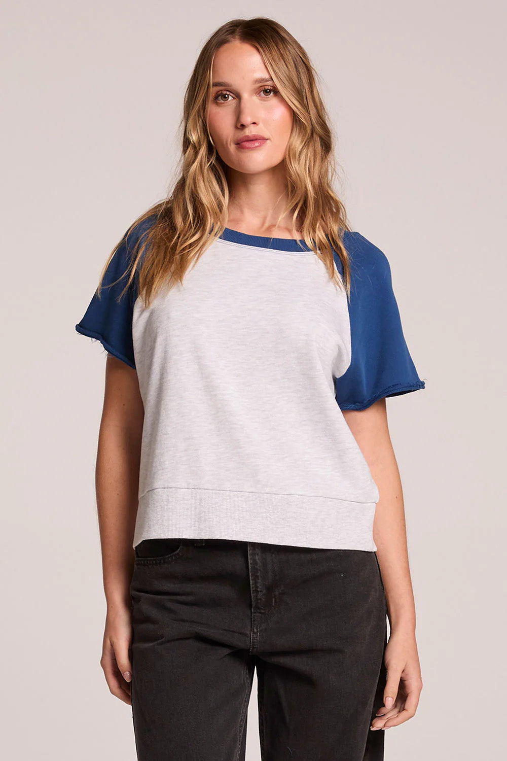 chaser-cheyenne-pullover-admiral-and-light-heather-grey-front