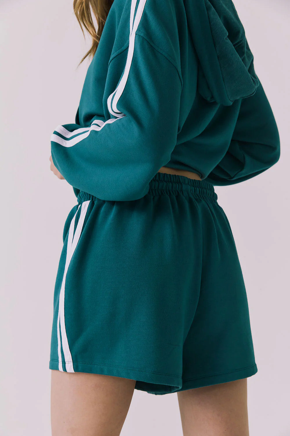 chaser hanover shorts teal white back
