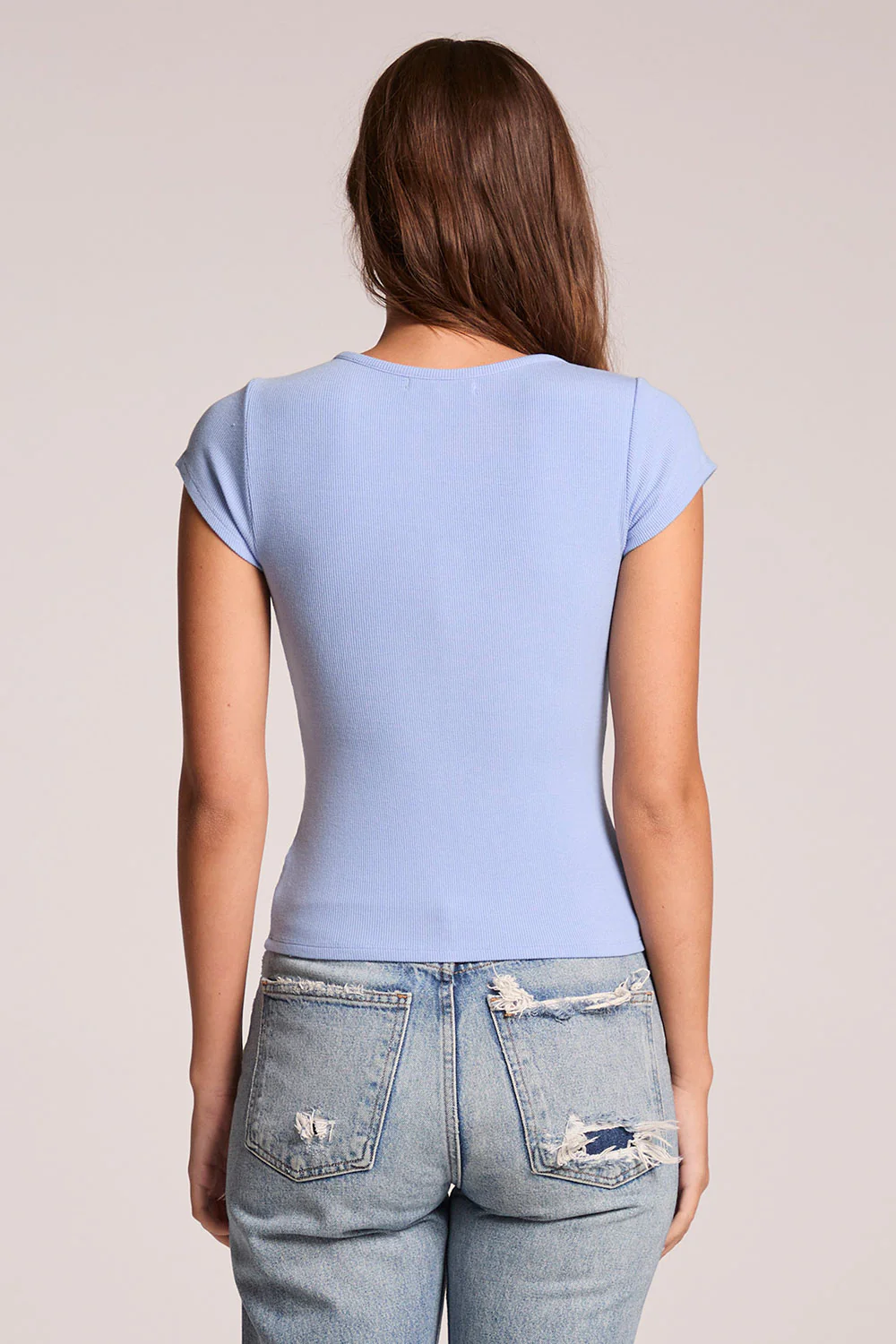 chaser simona tee blue hydrangea back
