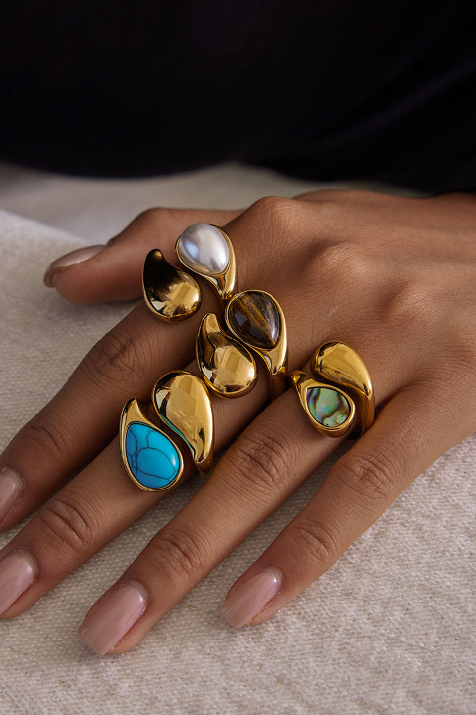 Stone Crossed Ring 18K Opal