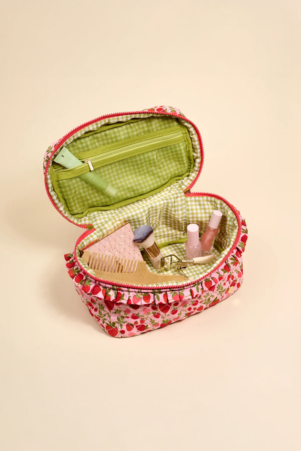 darling-effect-glam-and-go-cosmetic-bag-strawberry-fields-inside