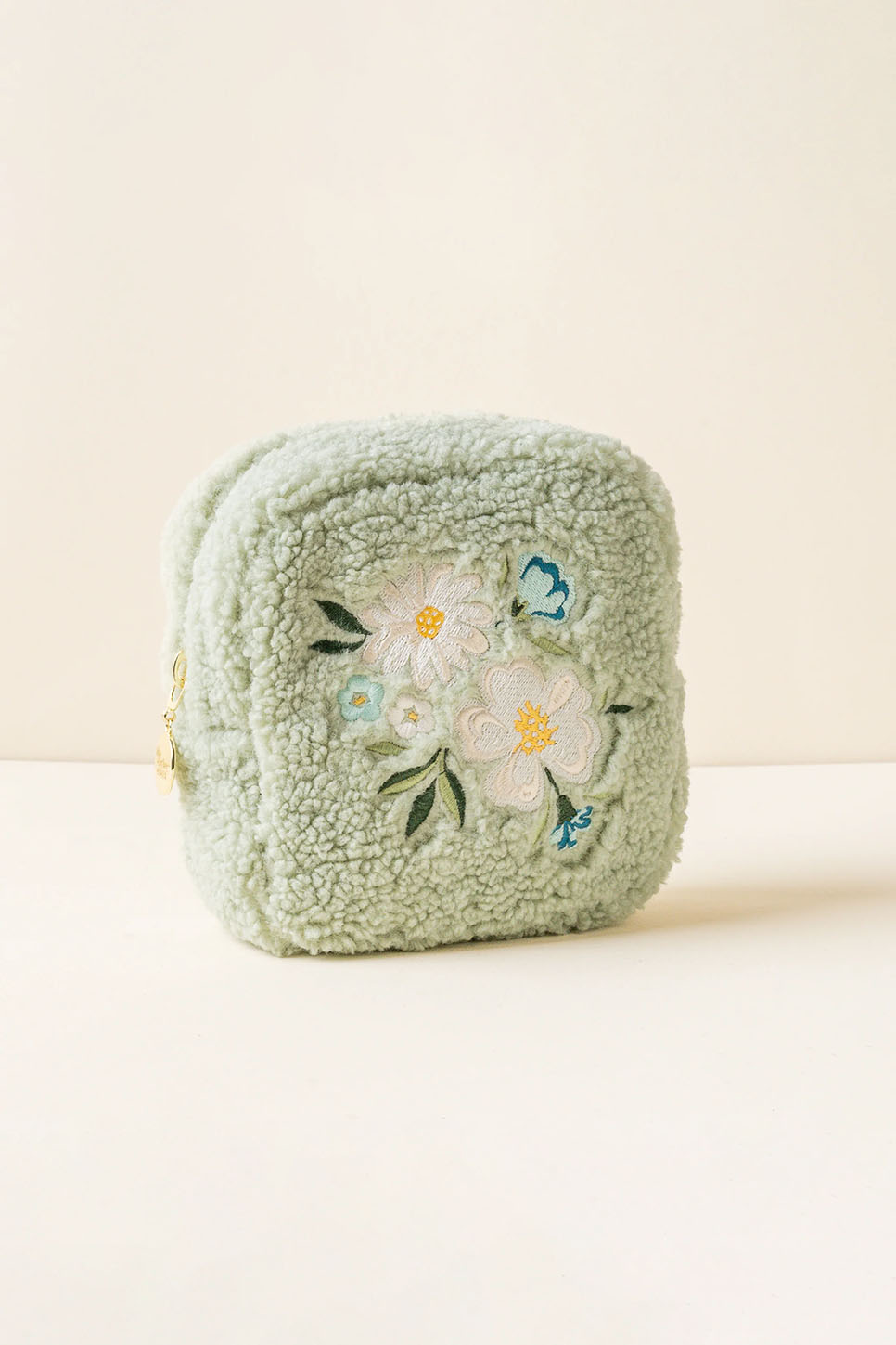 darling-effect-teddy-square-pouch-dainty-floral-sage