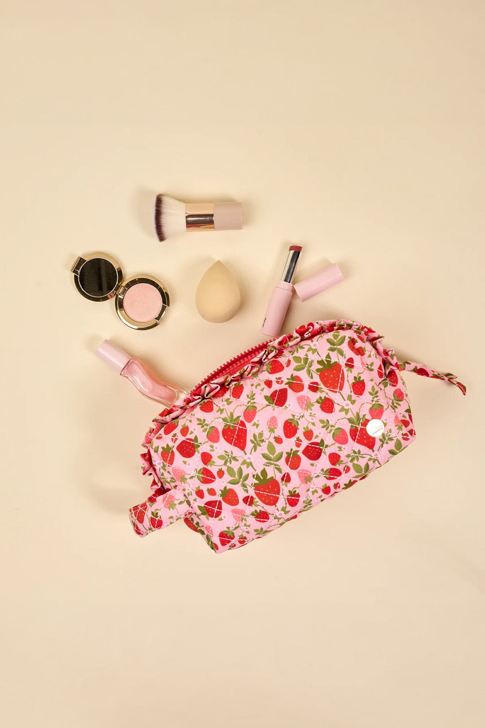 darlling-effect-quilted-cosmetic-pouch-strawberry-fields