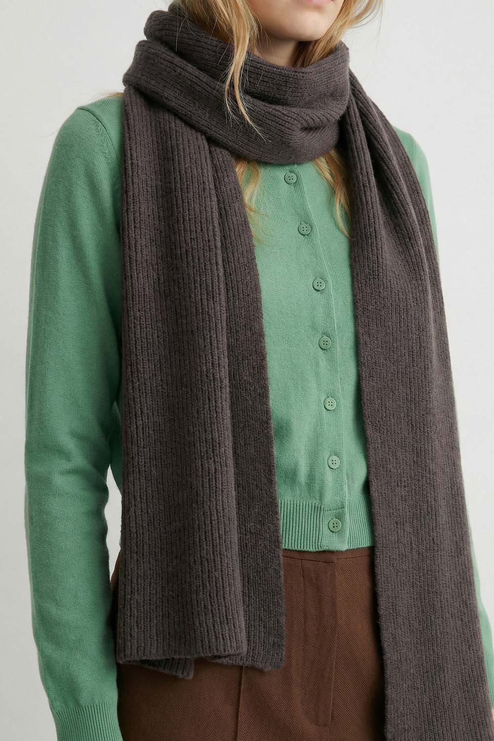 deluc-clark-cardigan-mint-detail