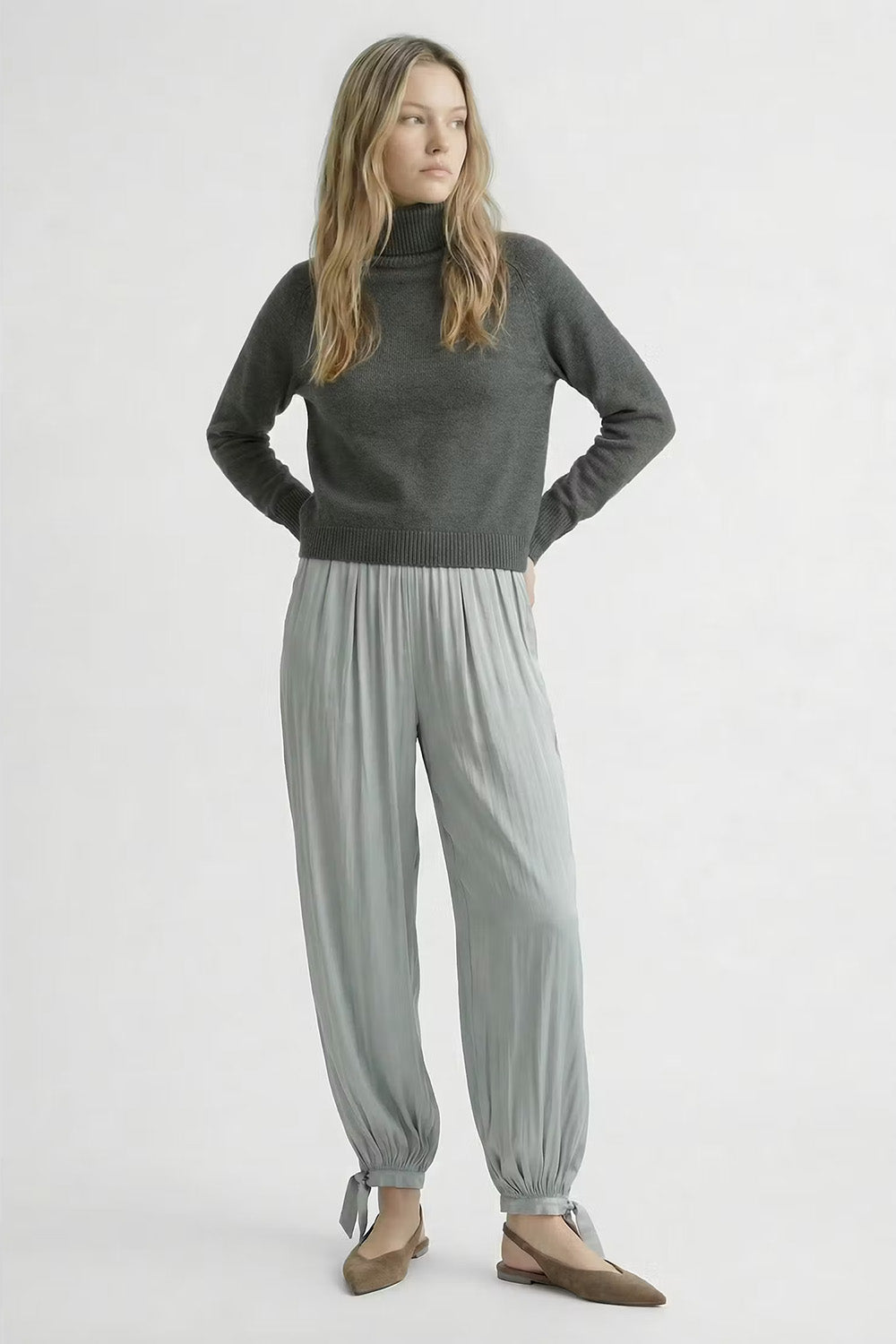 Deluc Pugliese Turtleneck Sweater in Dark Grey Melange — Full-body view