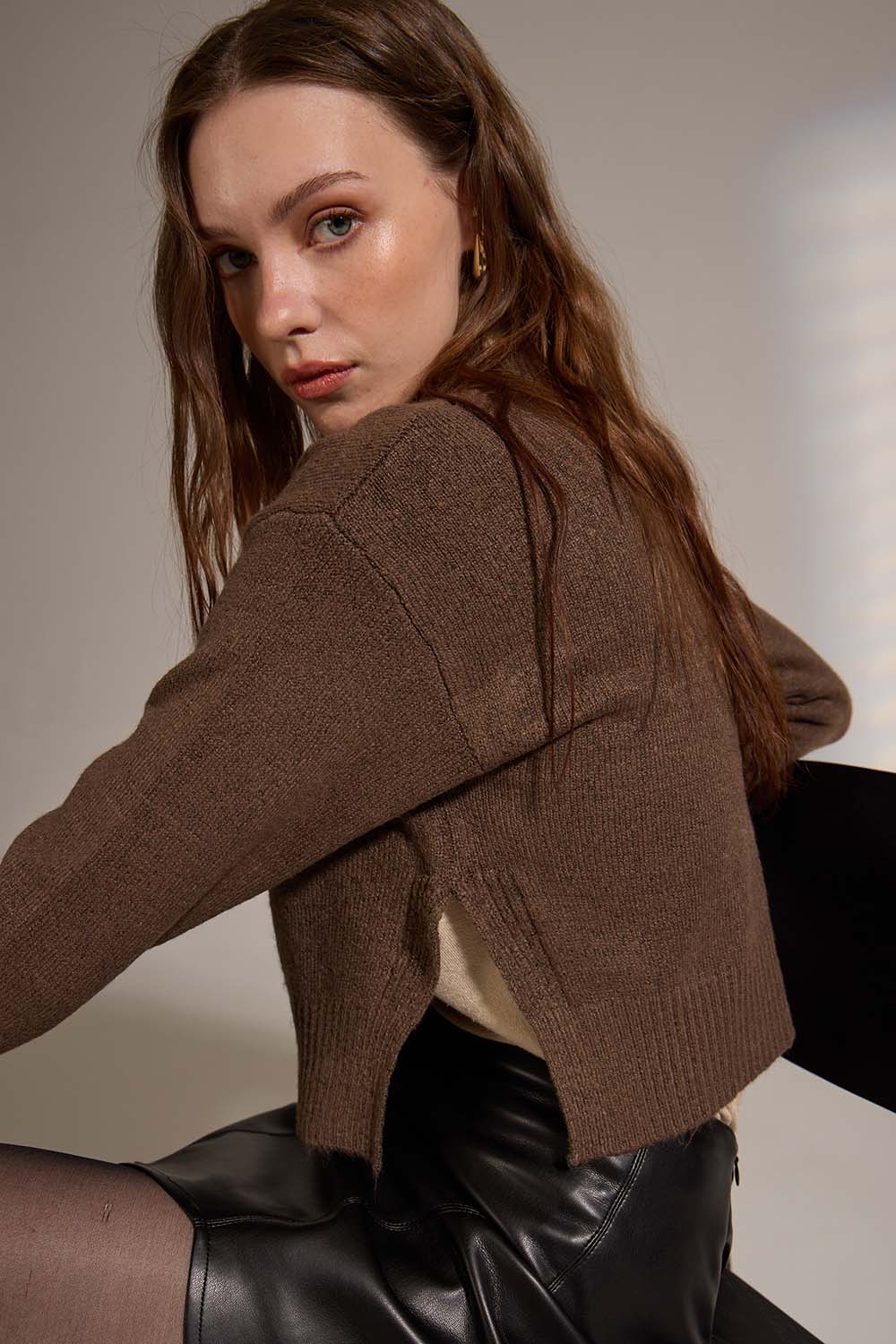 deluc-teide-cardigan-mocca-back