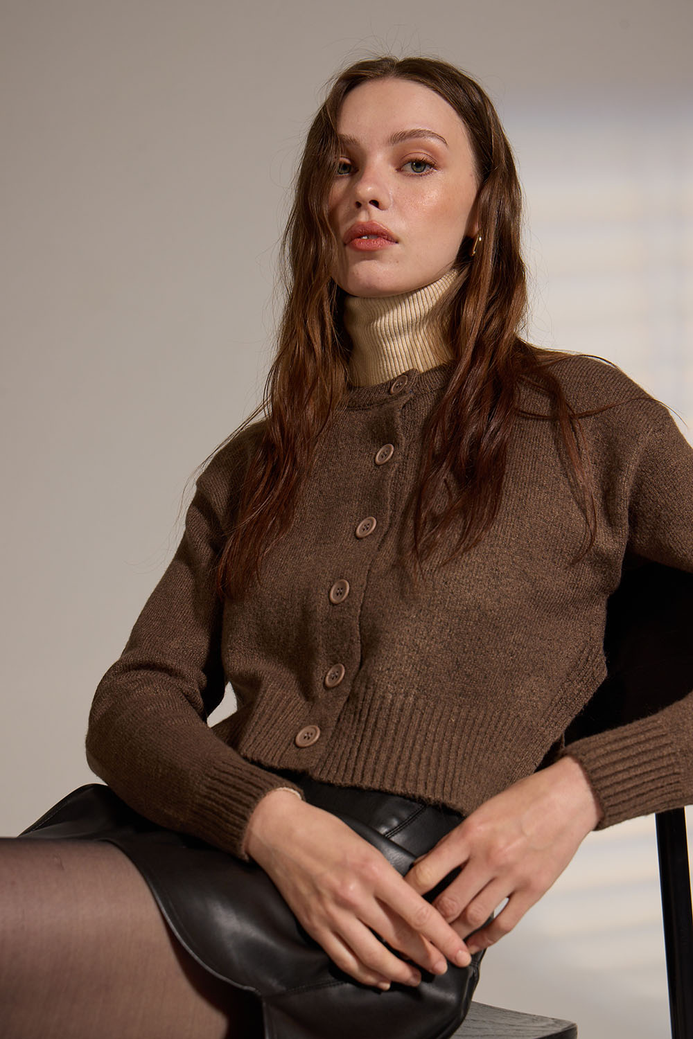 deluc-teide-cardigan-mocca-front