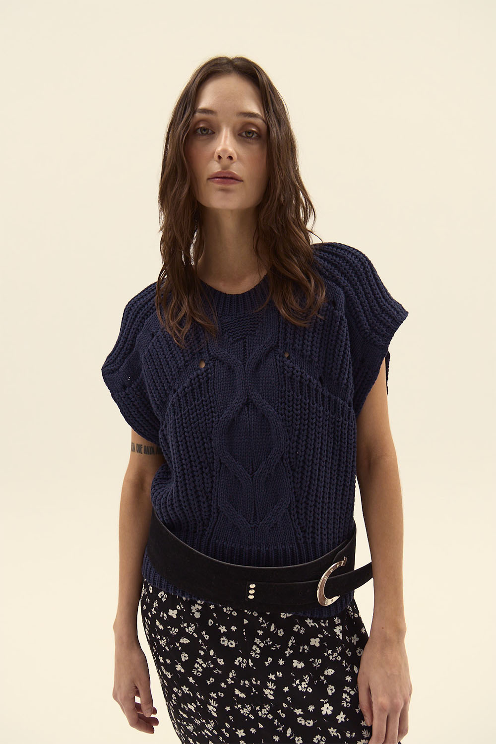 deluc pistacchio knit vest blue front