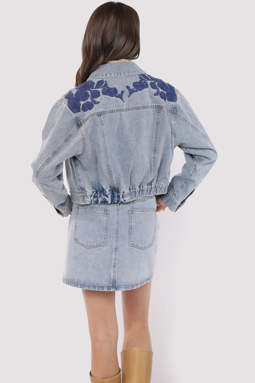 Sadie & Sage - MOST LIKELY EMBROIDERED DENIM JACKET - Mid Wash Blue - Back