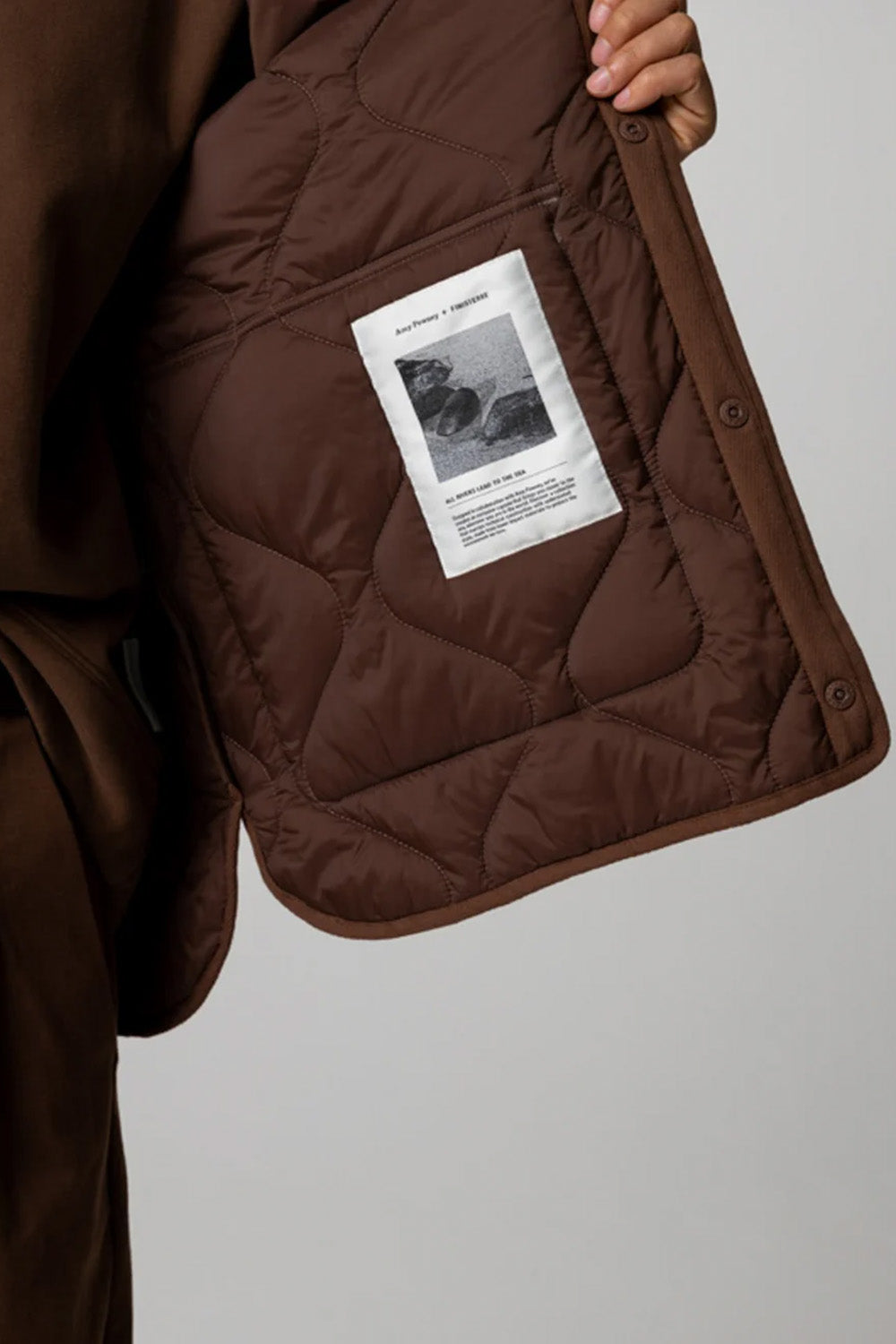 Finisterre - Oversized Quilted Jacket - Mocha - Detail