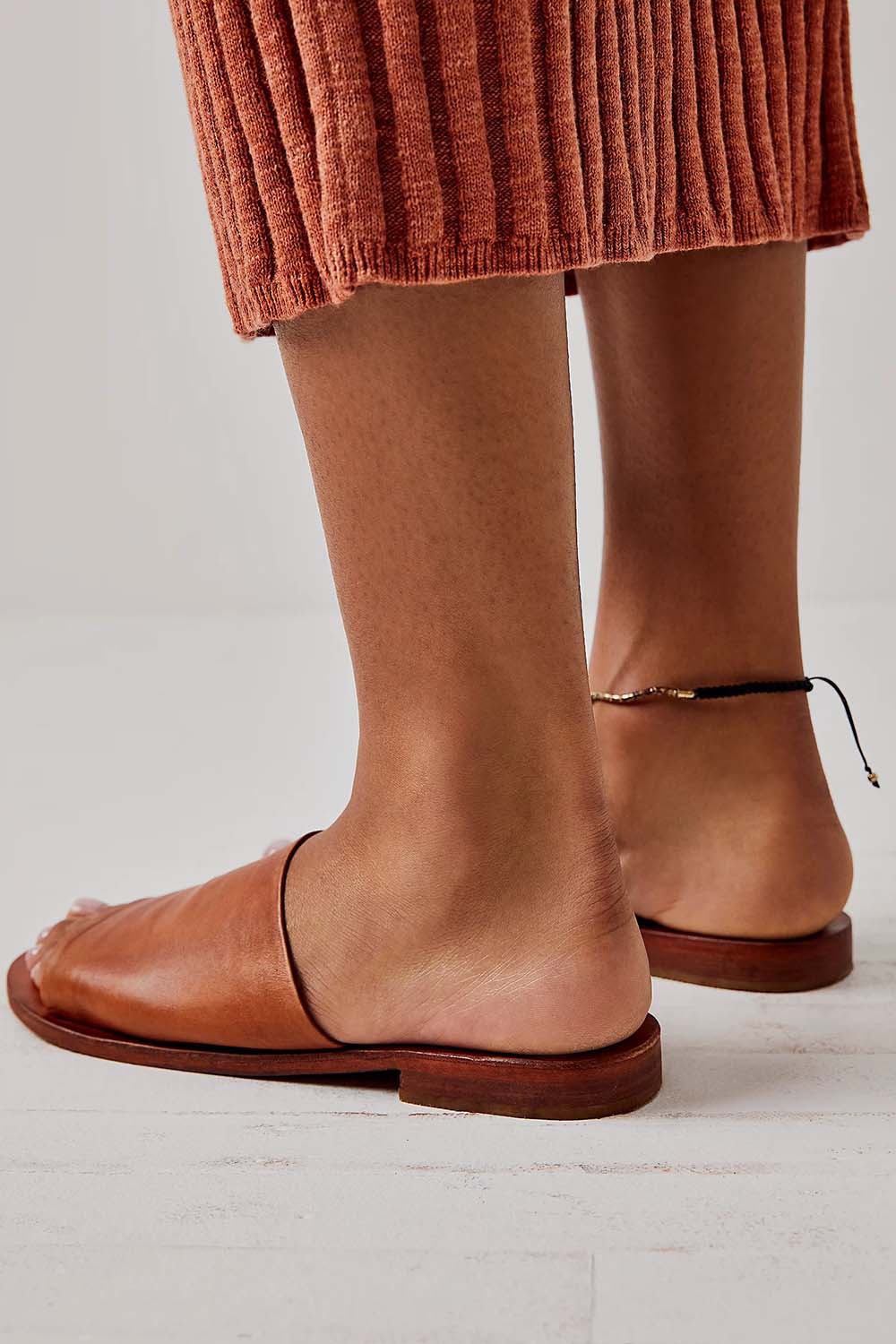 Free People - Vicente Slide Sandal - Luggage - Back