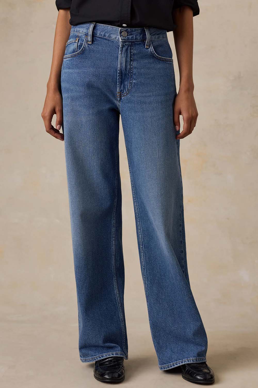 Faherty Denim Wide Leg in Coast Bound Wash — Front view