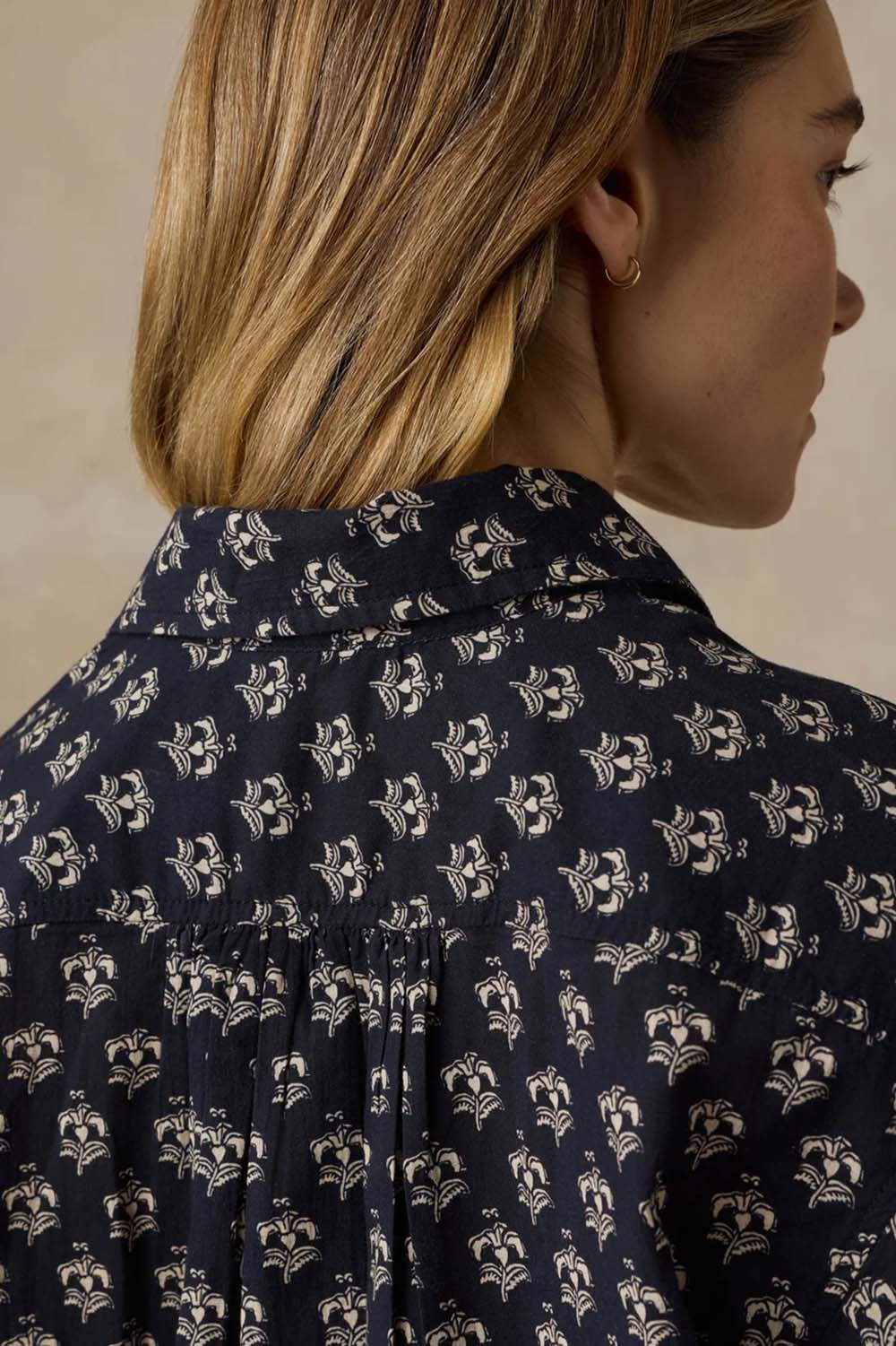 Suki Blouse in Eclipse Blossom — Collar detail view, back yoke