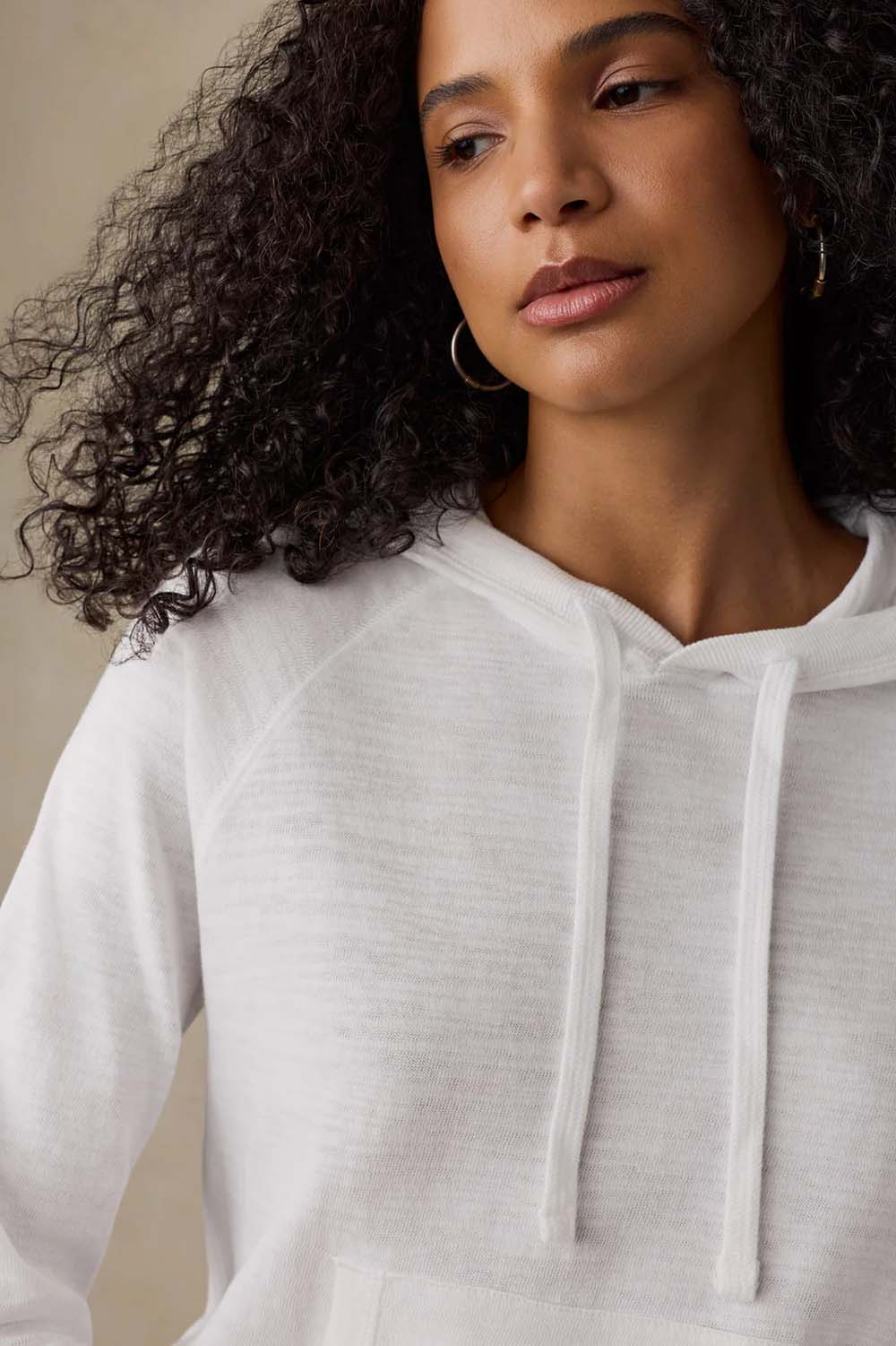 faherty-sunwashed-slub-hoodie-white-detail