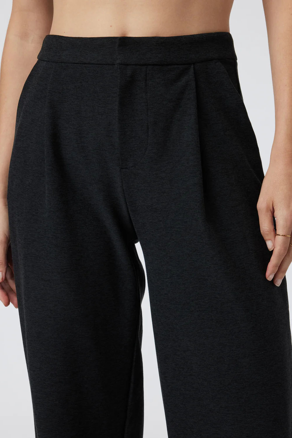 Vuori - Elevation Trouser - Black Heather - Detail