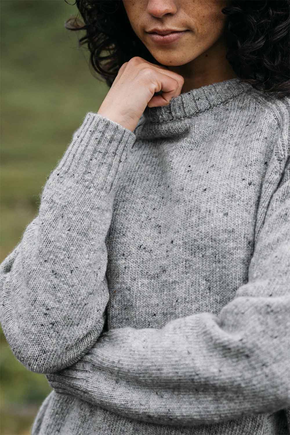 Finisterre Farne Crew in Dove Grey — Detail view