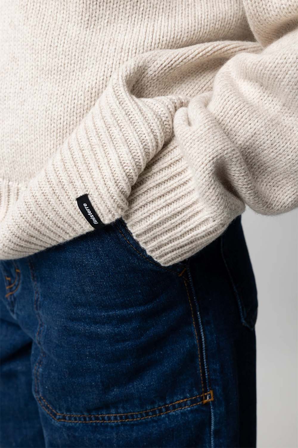 Finisterre - Eyre Crew Neck - Oatmeal - Detail