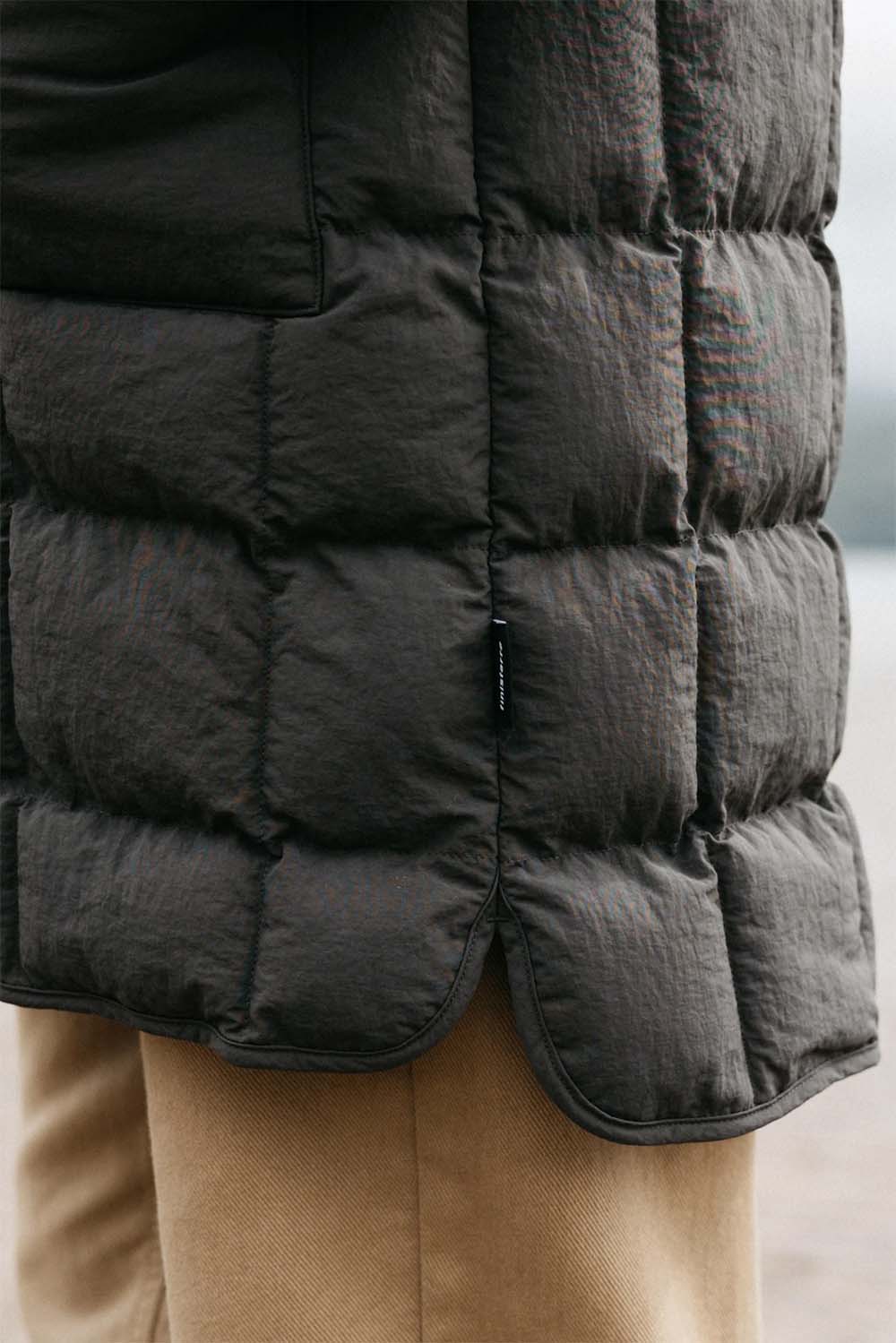 Finisterre - Lapwing Coat - Raven - Hem