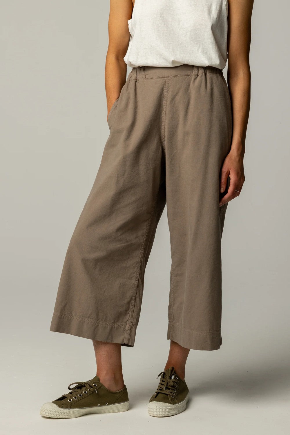 finisterre morva culotte woodsmoke front detail