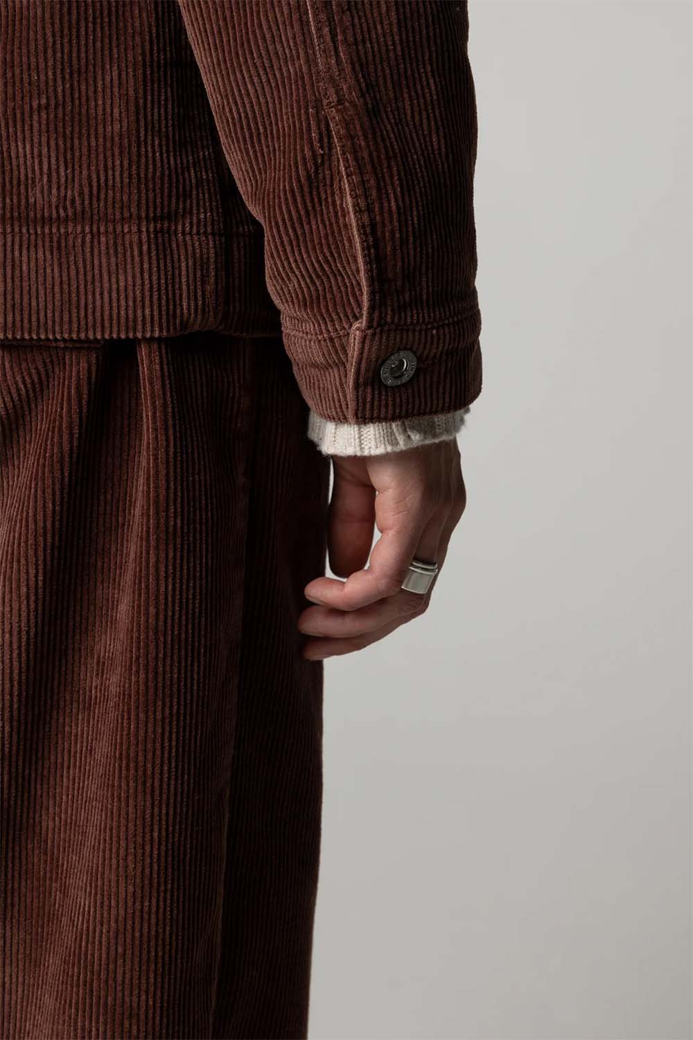 Finisterre - Yarrel Cord Jacket - Chestnut - Sleeve Detail