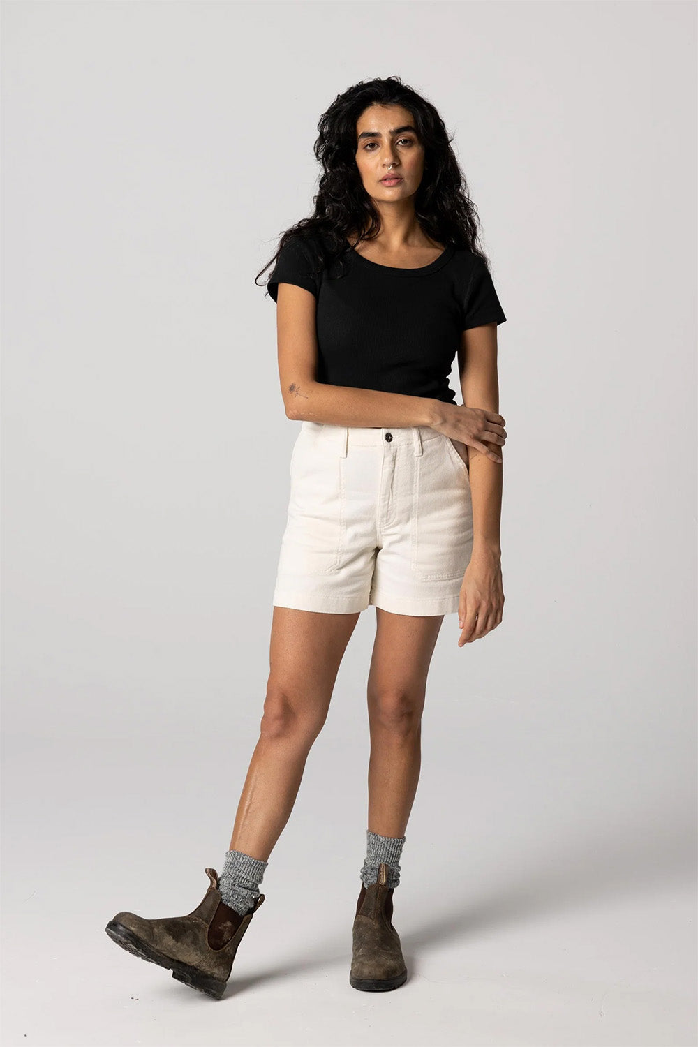 finisterre yarrel short ecru