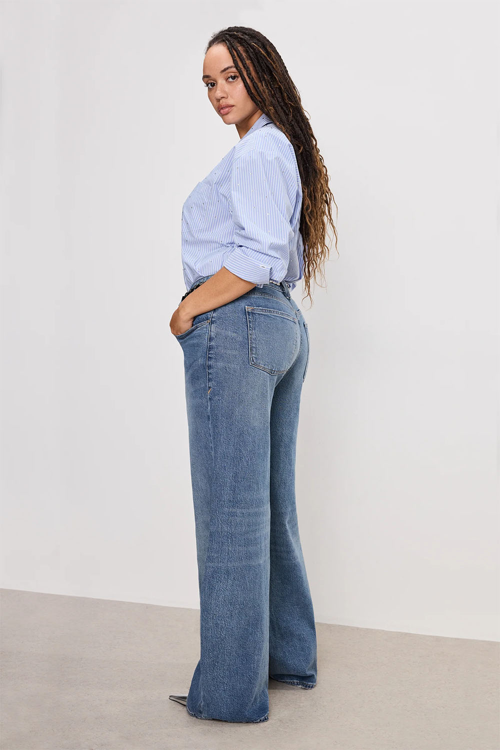 Good American - Good Ease Relaxed Jeans - Indigo - Plus Side