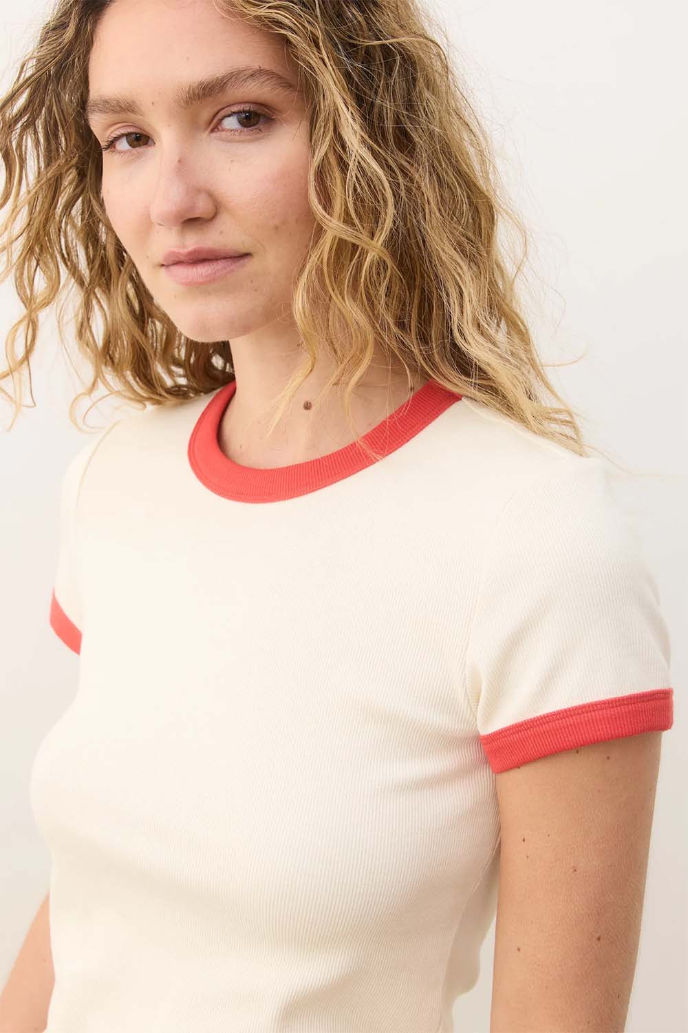Marine Layer - STRIPE LEXI RIB SUN-IN CREW TEE - Cream/Hibiscus - Detail