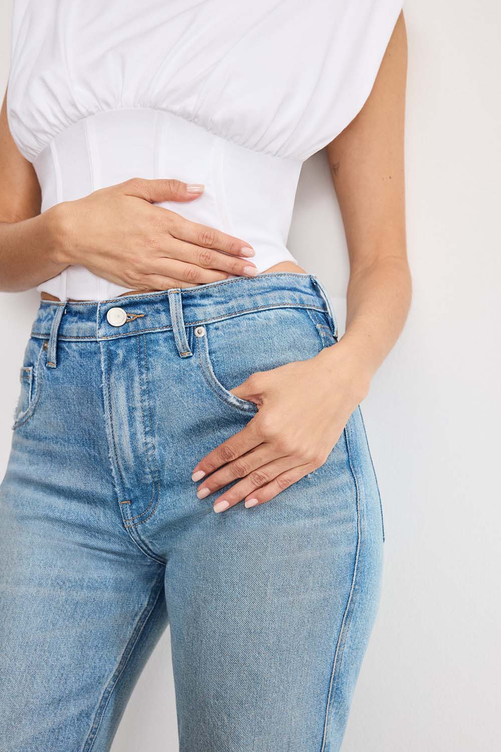 Good American - Good Standard Bootcut Jeans - Indigo - Detail