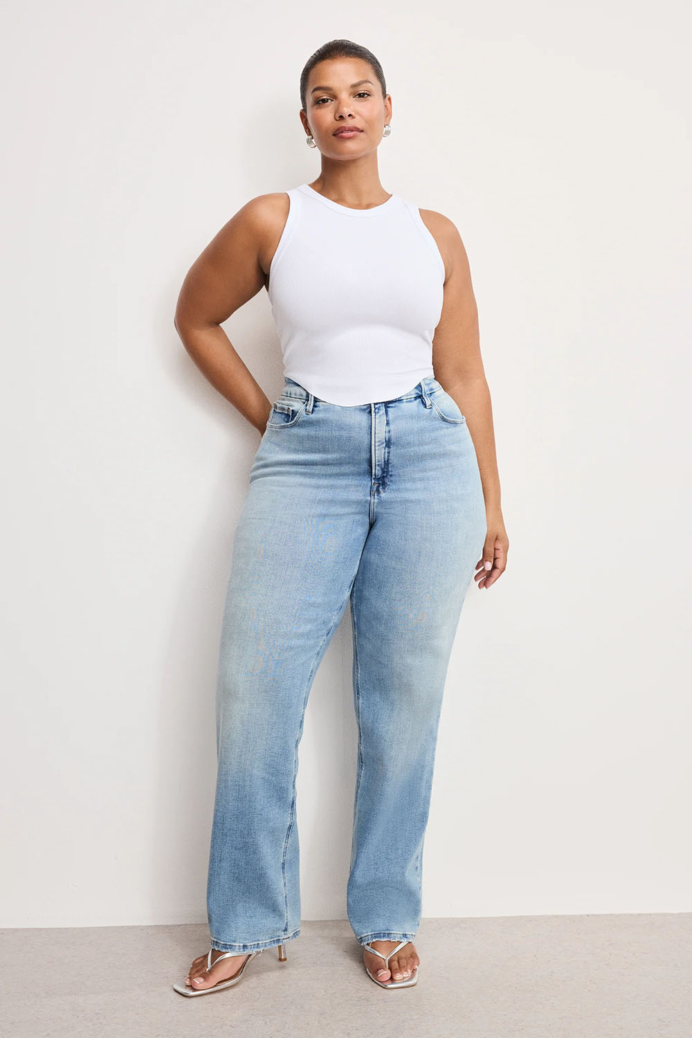 Good American - Soft Tech True Straight Jeans - Indigo - Plus Front