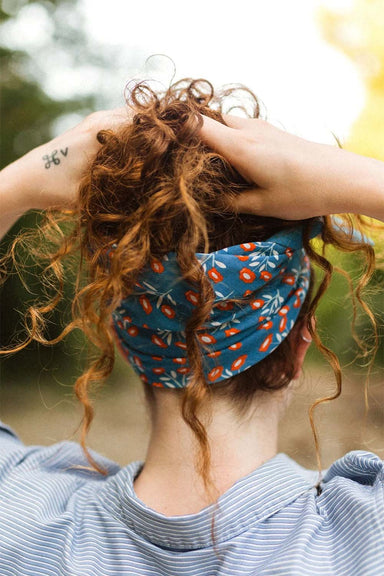 handker-bandanas-juliet-bandana-blue-model
