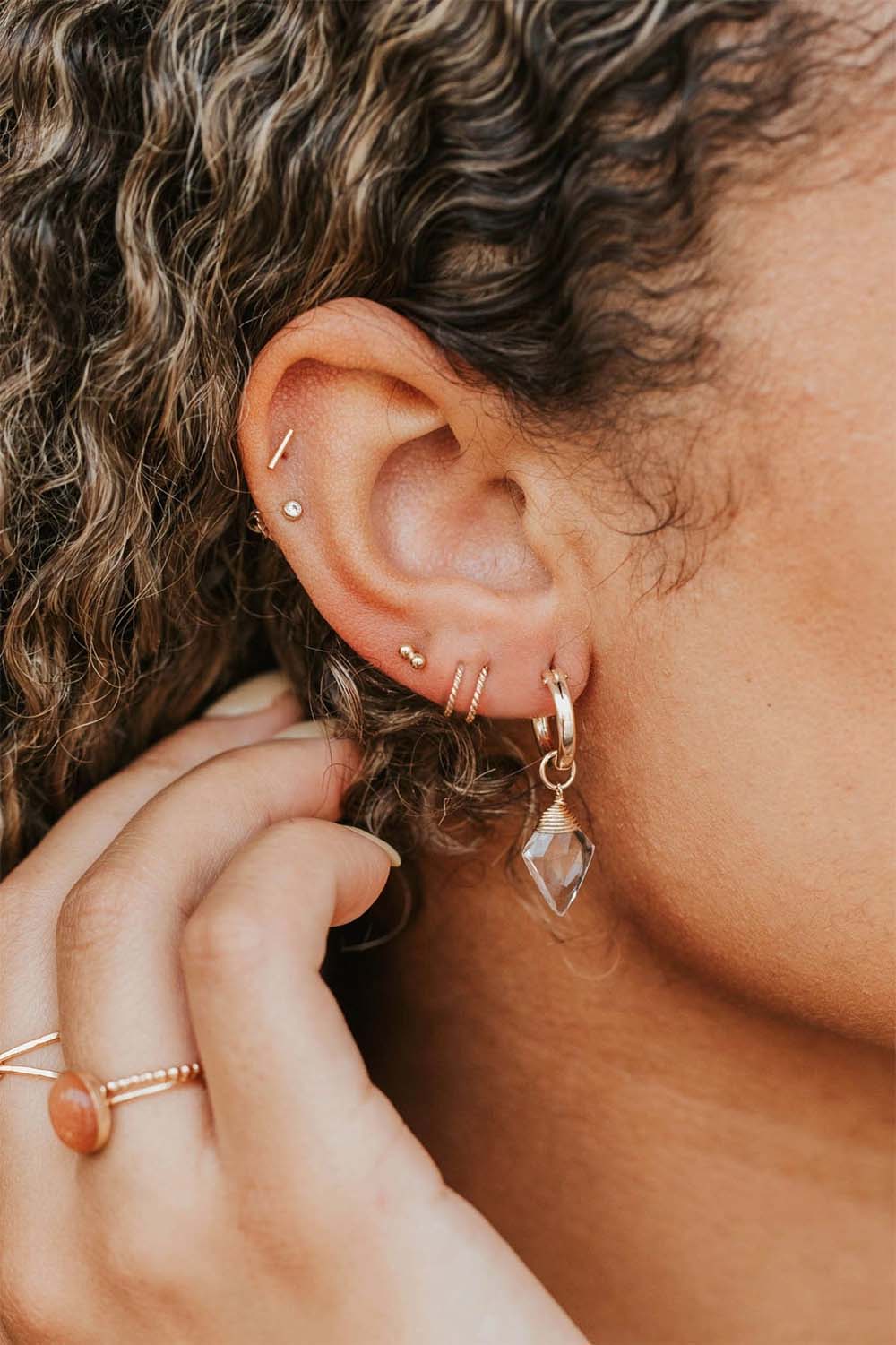 hello adorn tiny twisted earrings gold model