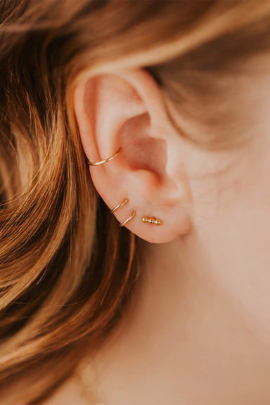 hello adorn triple dot studs model