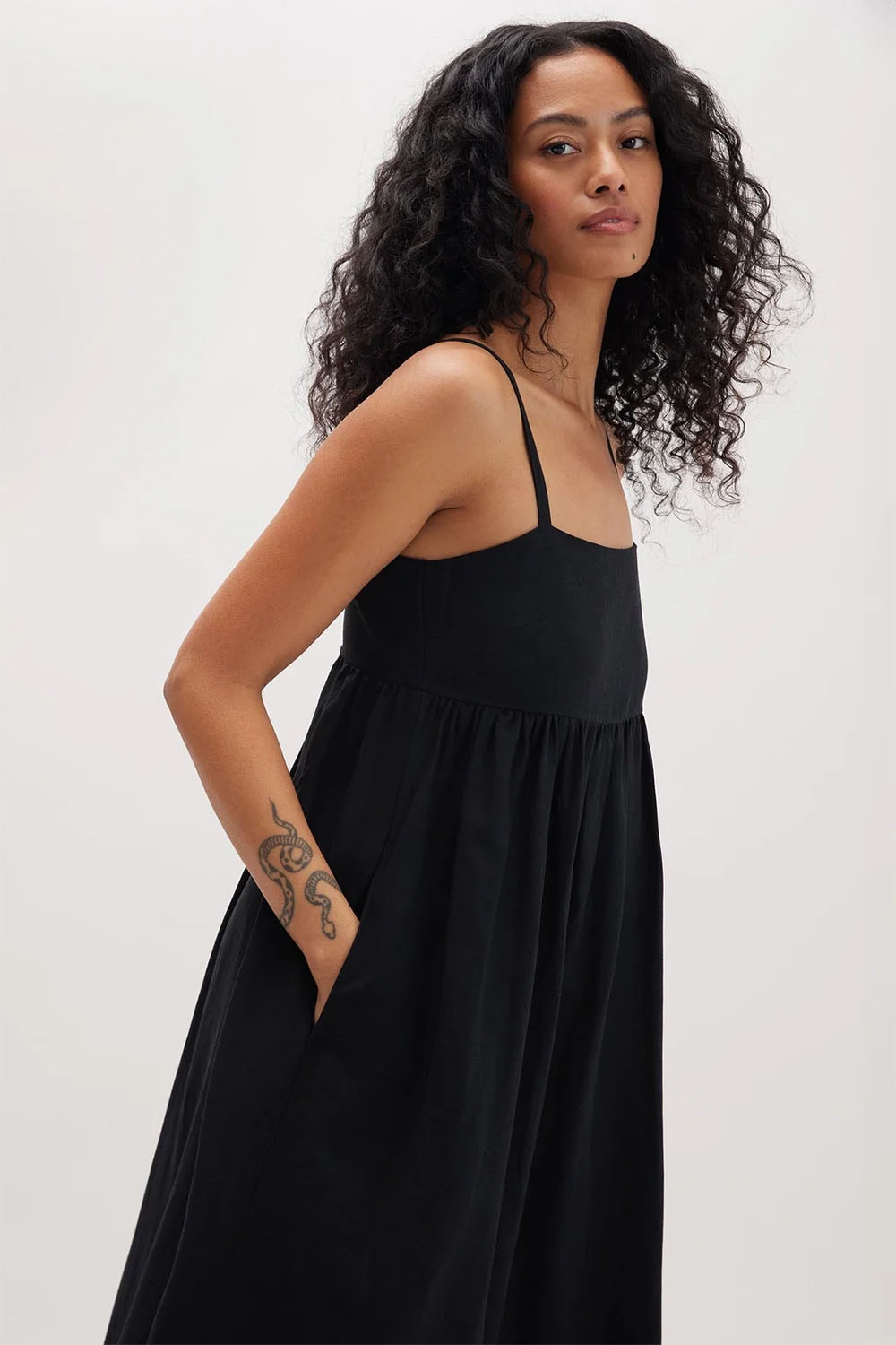 Richer Poorer - Linen Maxi Dress - Black - Detail