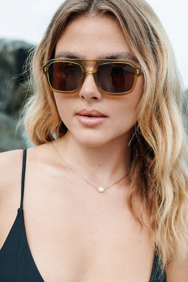 isea-royal-olive-brown-model