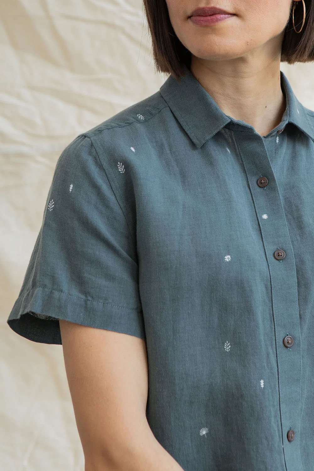 Bridge & Burn - Greer Cropped Shirt - Slate Mini Flora - Detail