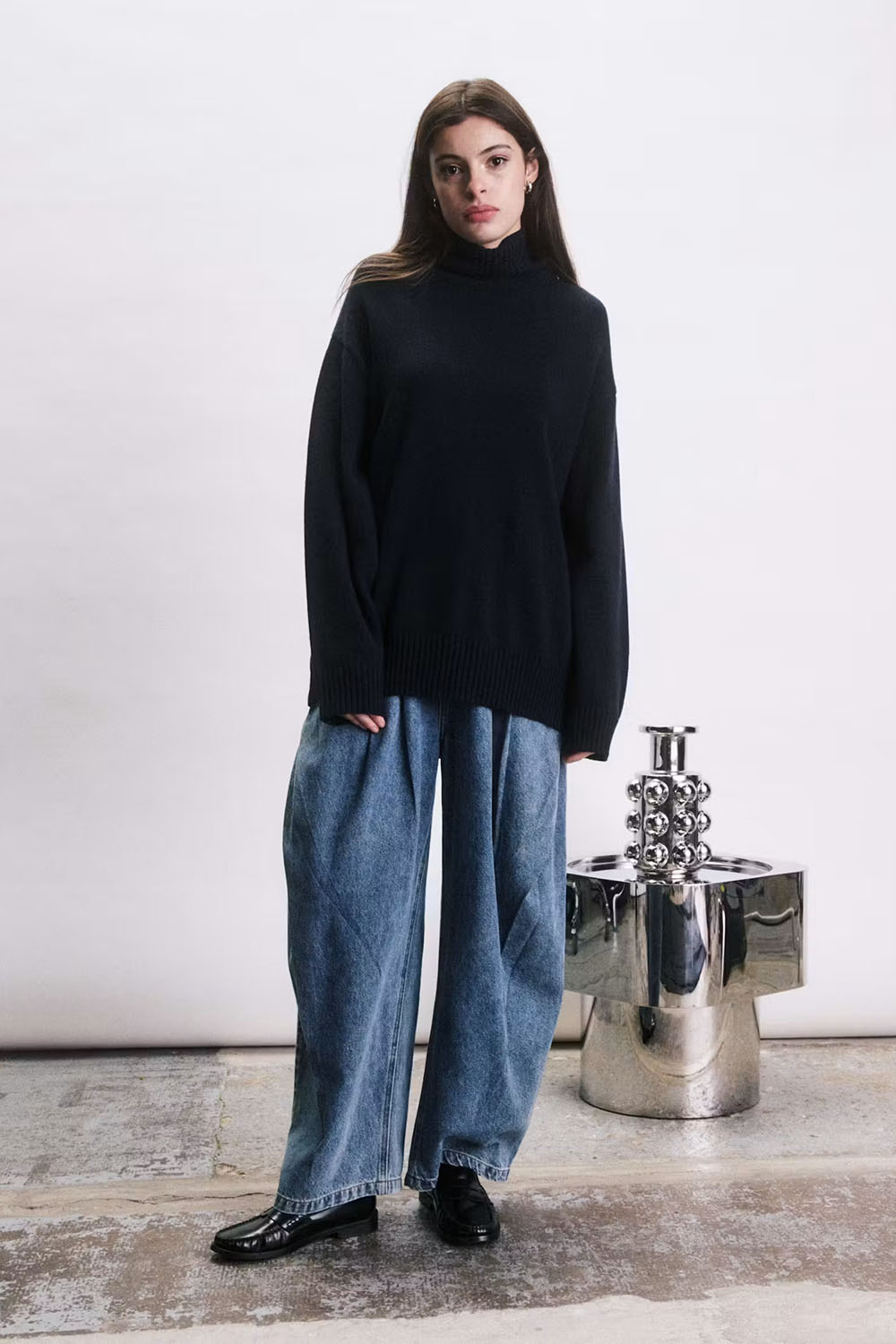 Jiji Jerry Sweater in Bleu Nuit — Full-body view