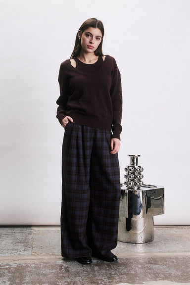 Jiji Miguel Pant in Bordeaux — Front view