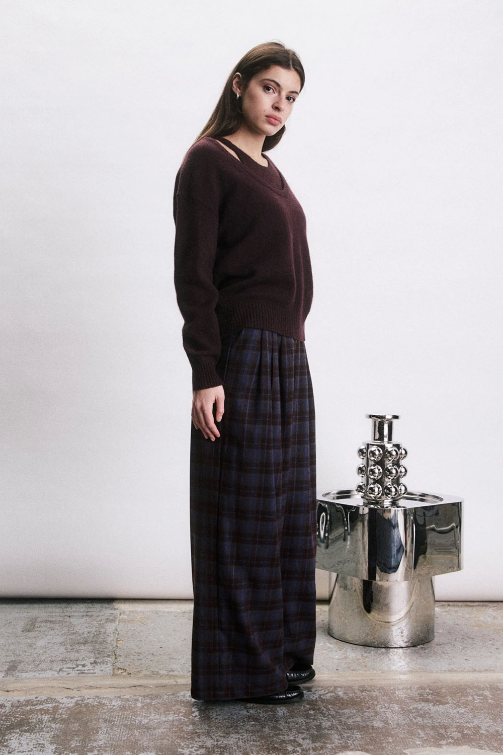 Jiji Miguel Pant in Bordeaux — Side view