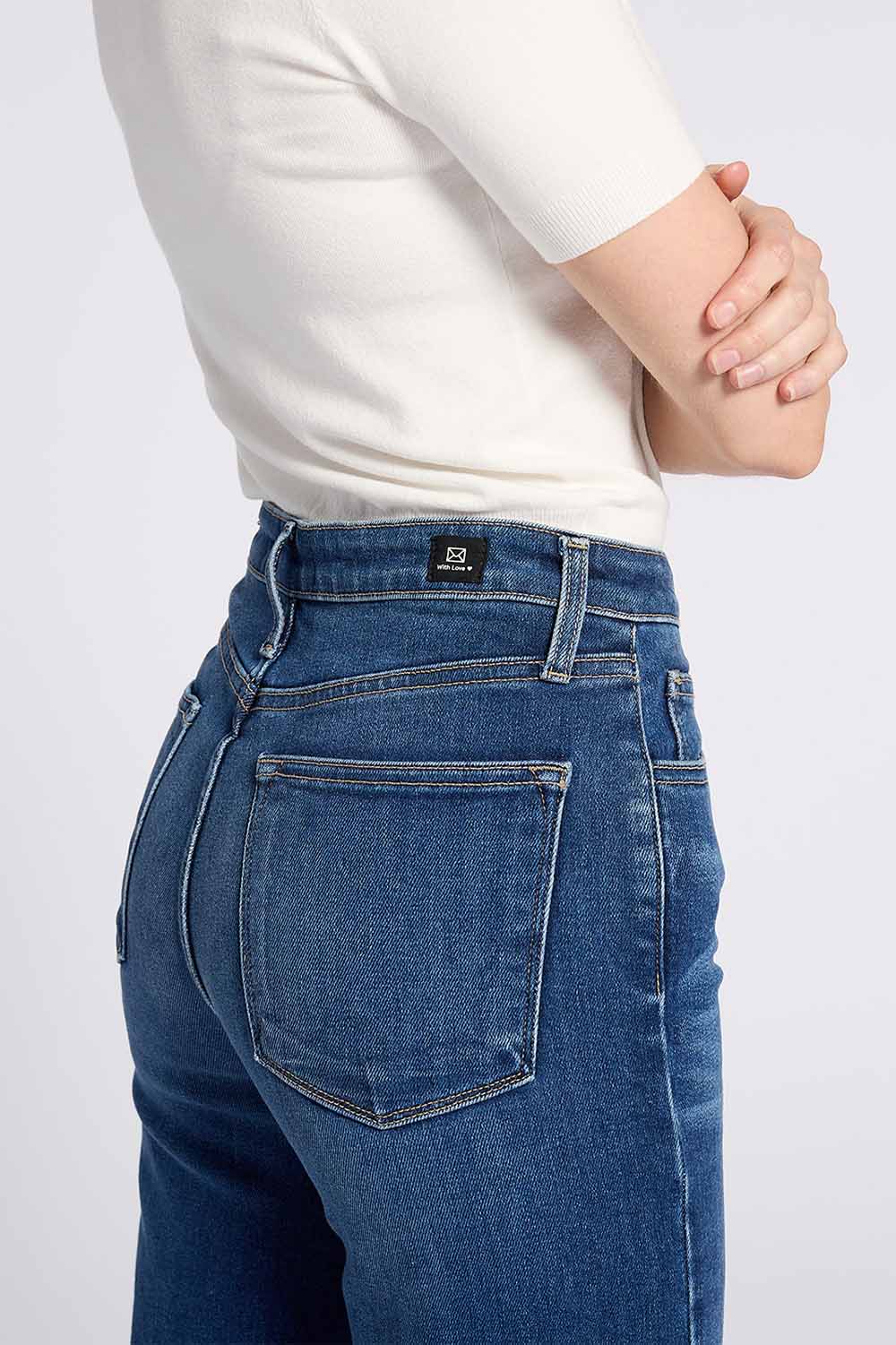 letter to juliet paola a line scissor cut dark detail