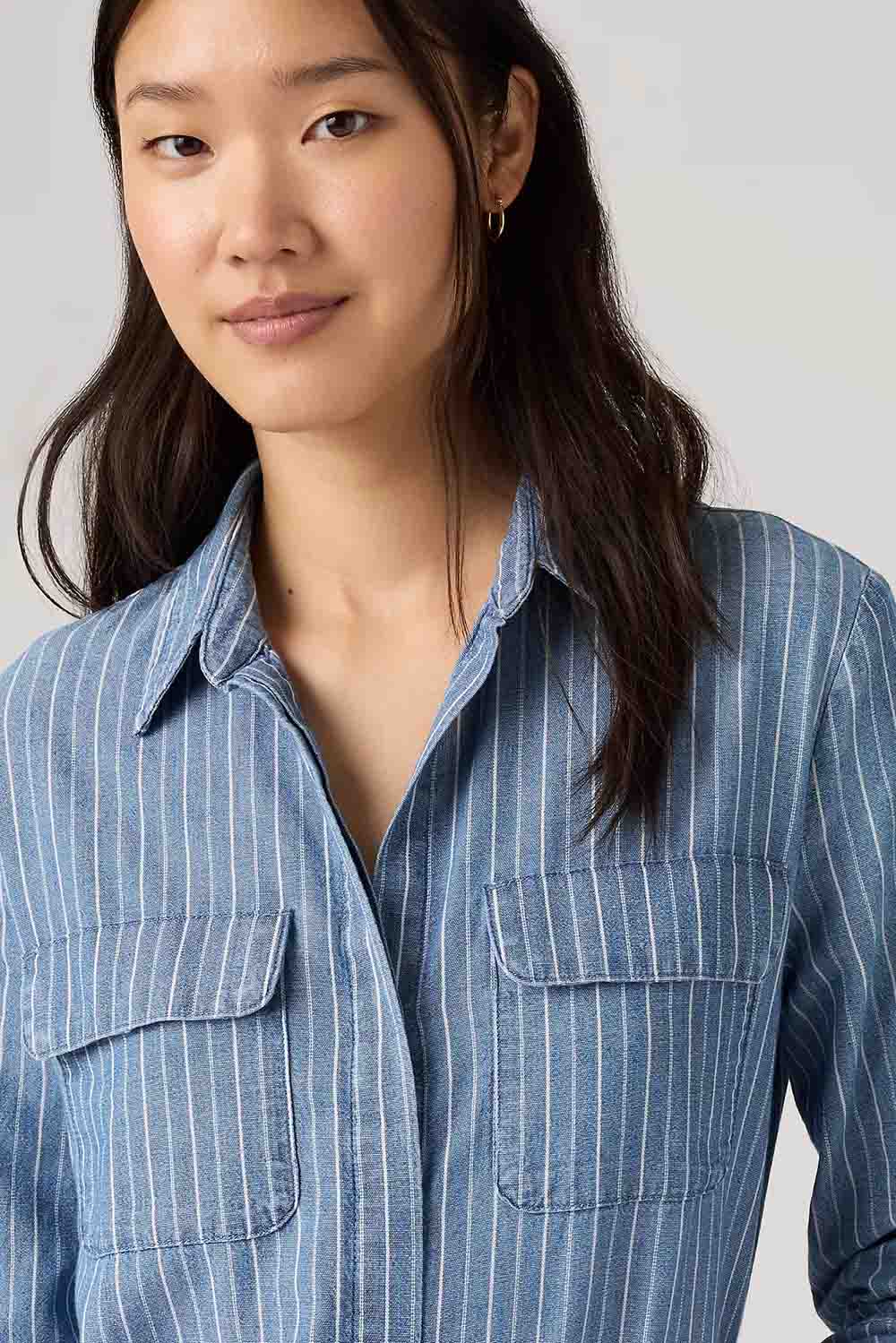 Levi's Elaine Utility Shirt in Get in Line — Pocket detail view