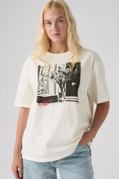 Levi's Graphic Tabor Tee in Moody Vase Egret — Front view