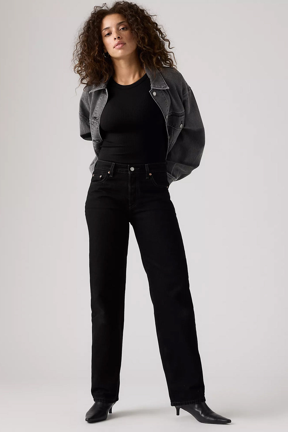 Levis Premium 501 '90s in Rinsed Blacktop — Model view