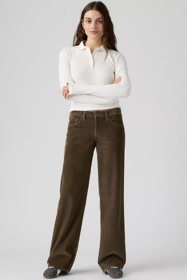 Levis Premium Low Loose in Canteen — Model view